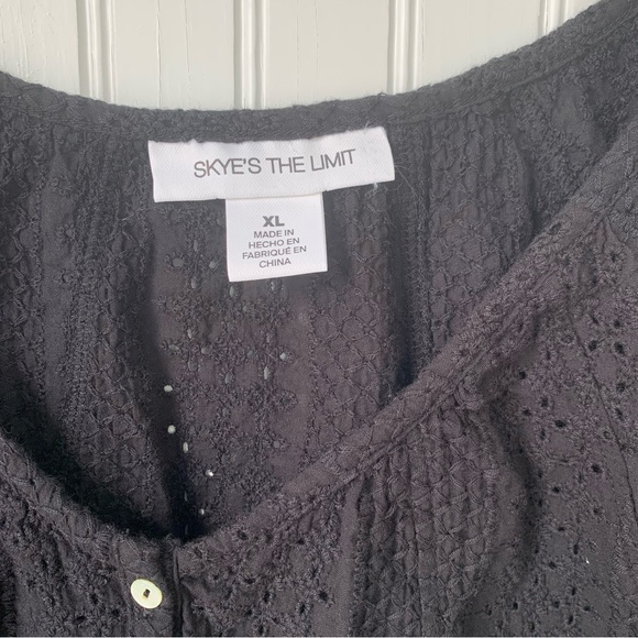 Skye’s the Limit (XL) Black Eyelet Top with shell like buttons and tie in front - Picture 2 of 6